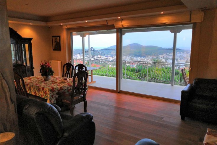 Realty photo 3