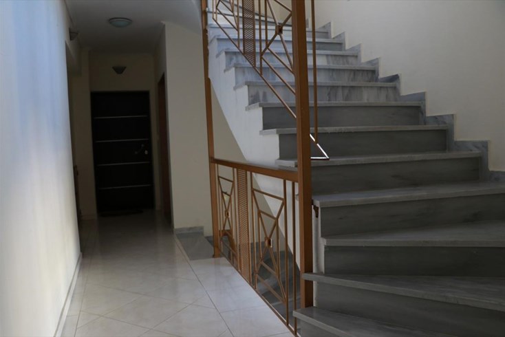 Realty photo 2