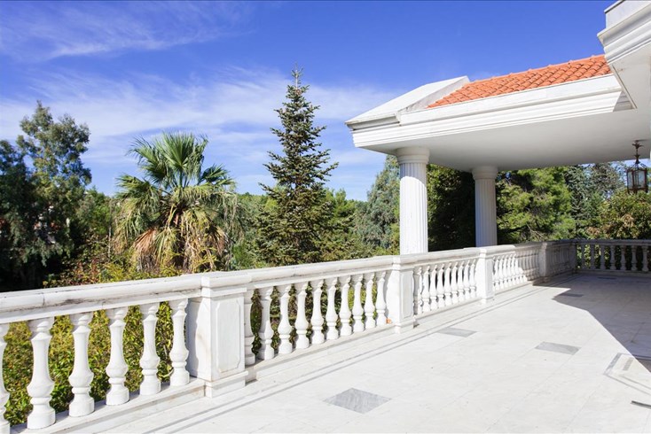 Realty photo 1
