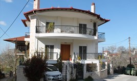 Dom wolnostojący 270 m² na przedmieściach Salonik