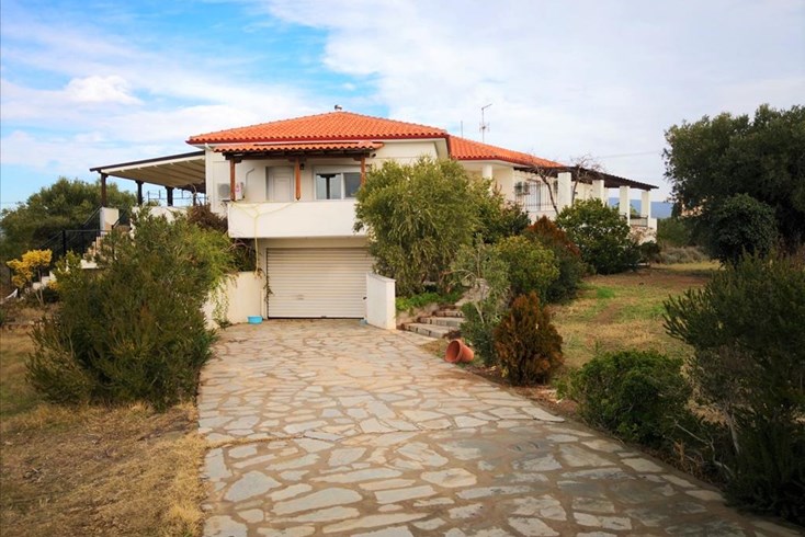 Realty photo 2