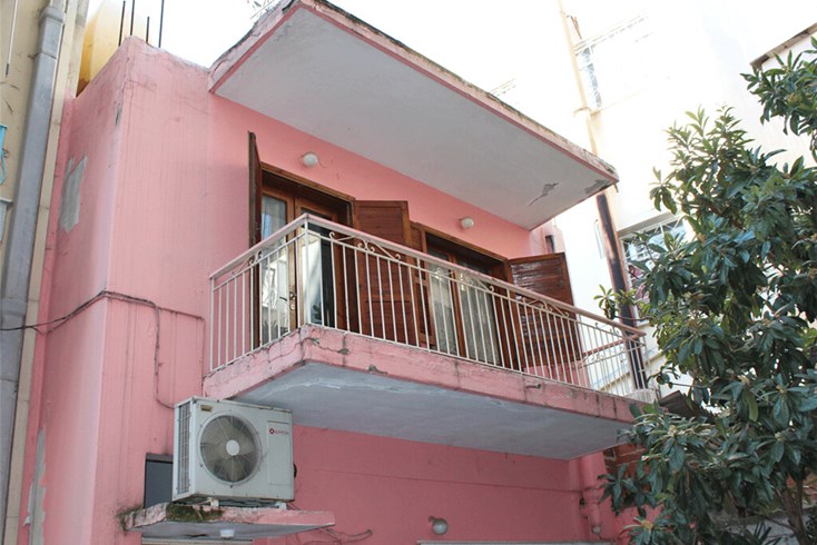 Realty photo 1