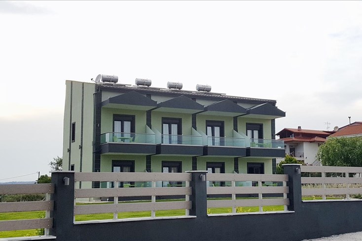 Realty photo 2