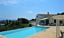 Villa 340 m² in Corfu