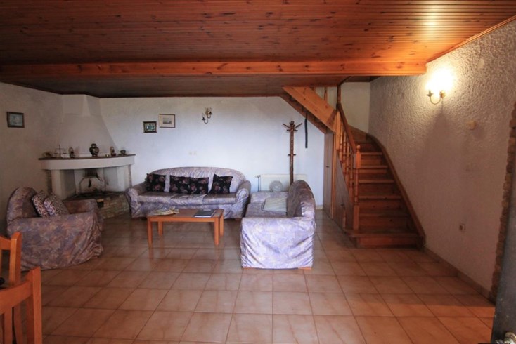Realty photo 1