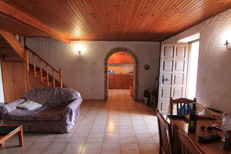 Realty photo 3