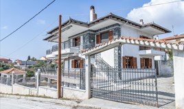 Kuća 288 m² u predgrađu Soluna