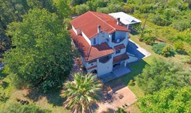 Detached house 310 m² in Corfu