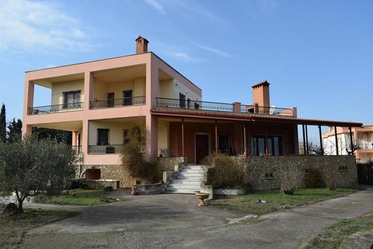 Realty photo 1