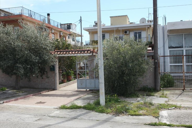 Realty photo 1