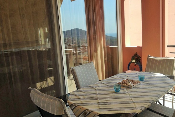 Realty photo 2