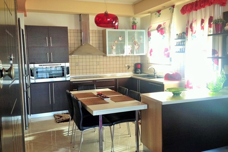 Realty photo 3