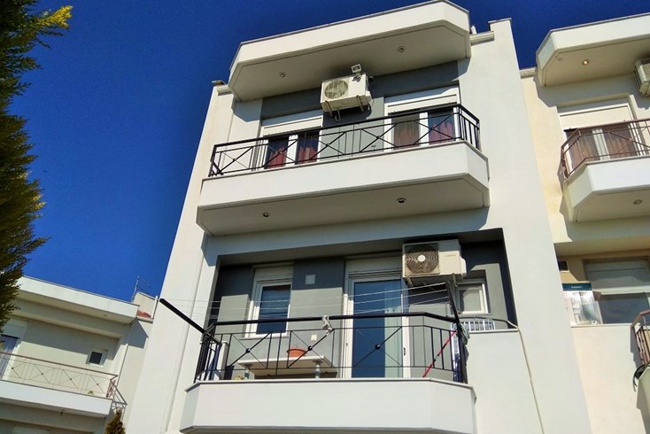 Realty photo 2