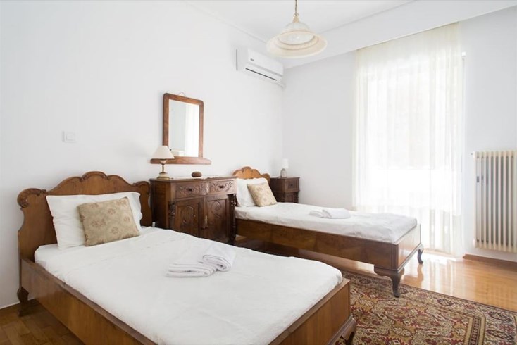Realty photo 2
