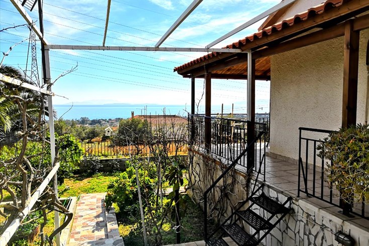 Realty photo 1