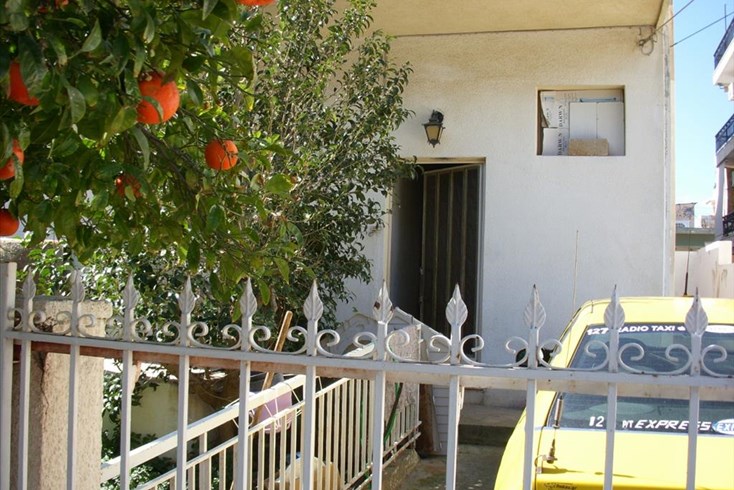 Realty photo 1