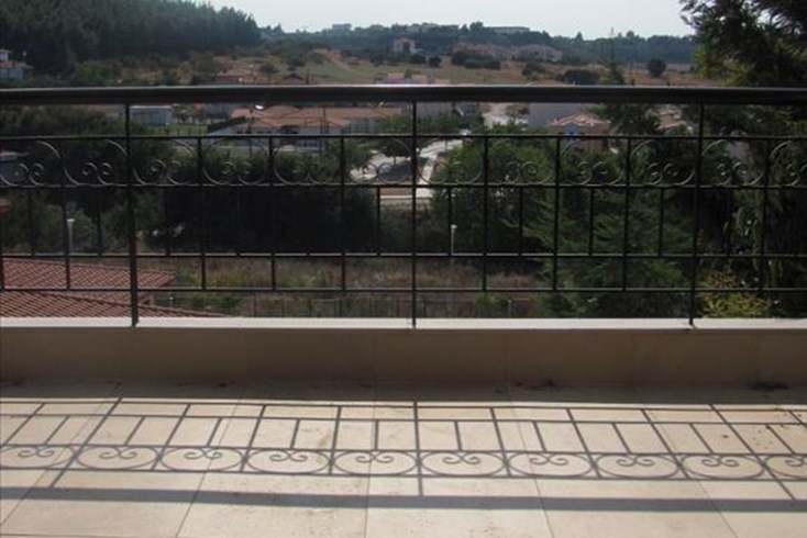 Realty photo 2