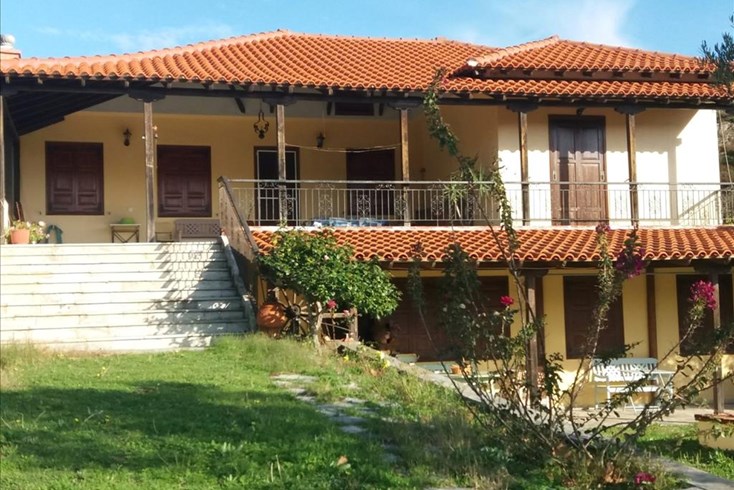 Realty photo 1