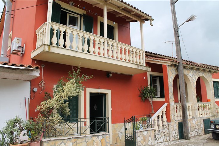 Realty photo 1
