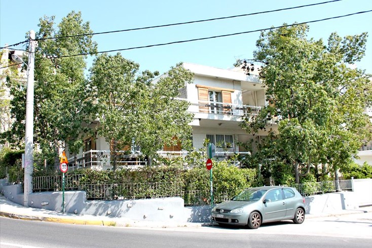 Realty photo 2