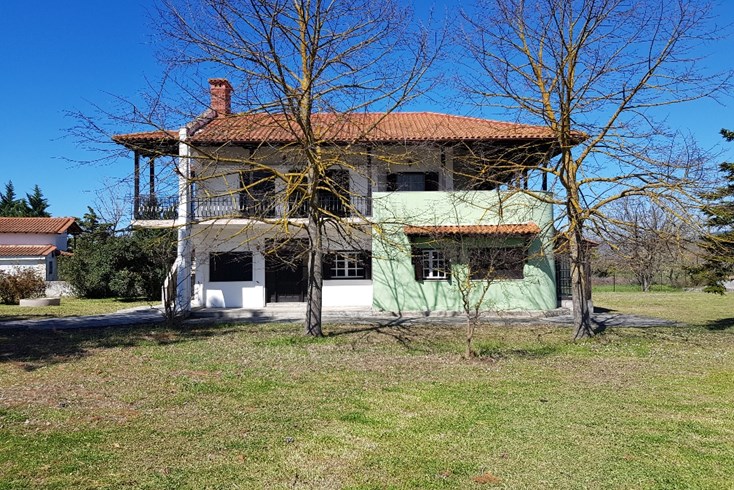 Realty photo 2