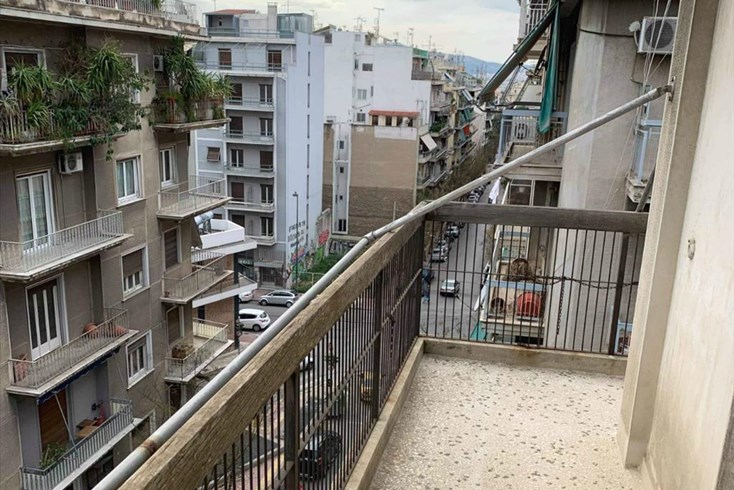 Realty photo 3
