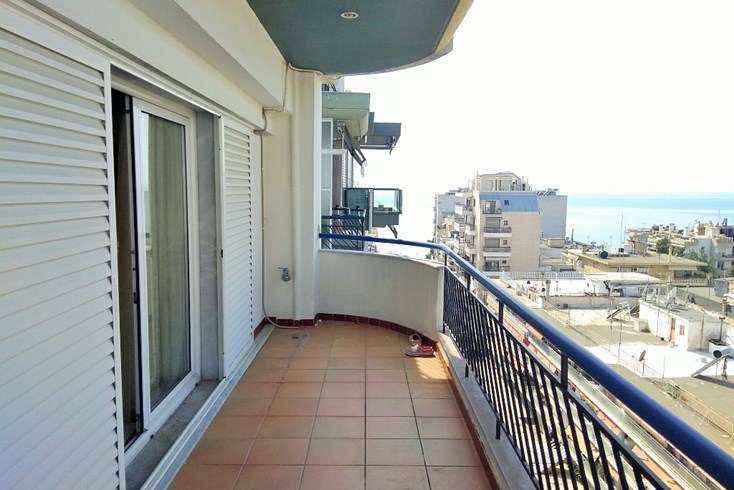 Realty photo 1
