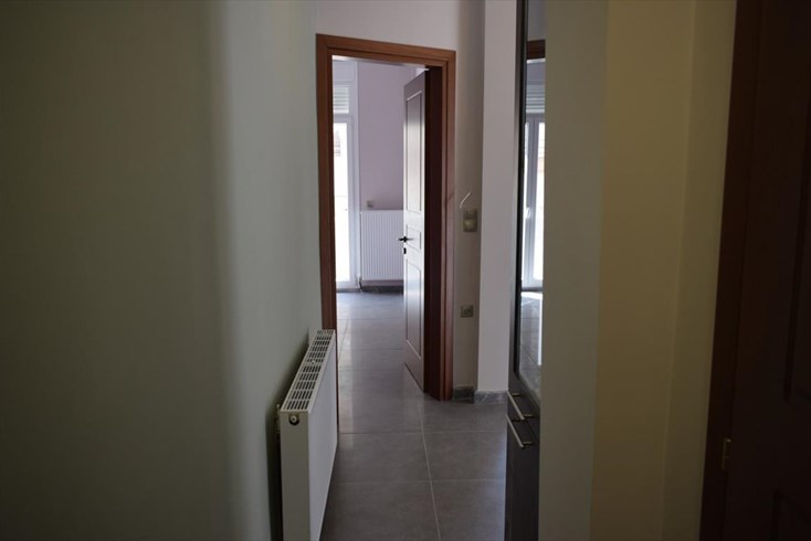 Realty photo 1