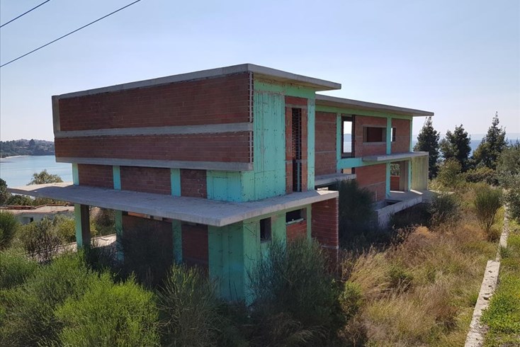 Realty photo 1