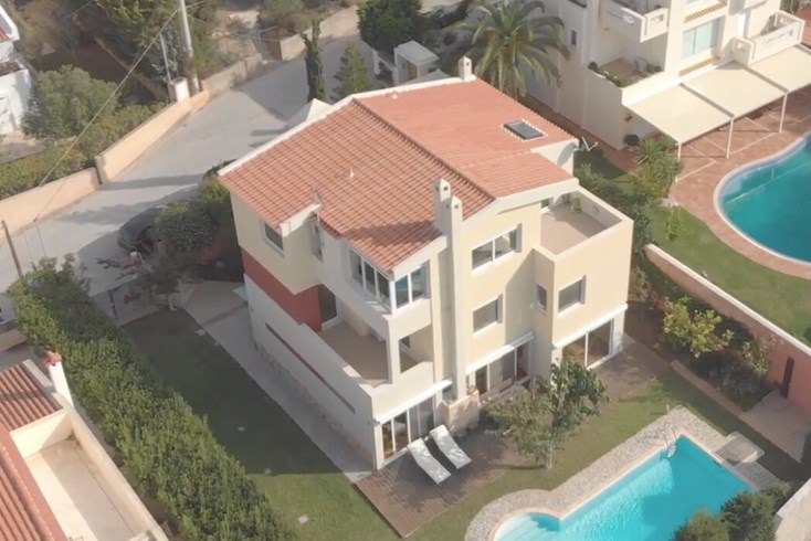 Realty photo 2