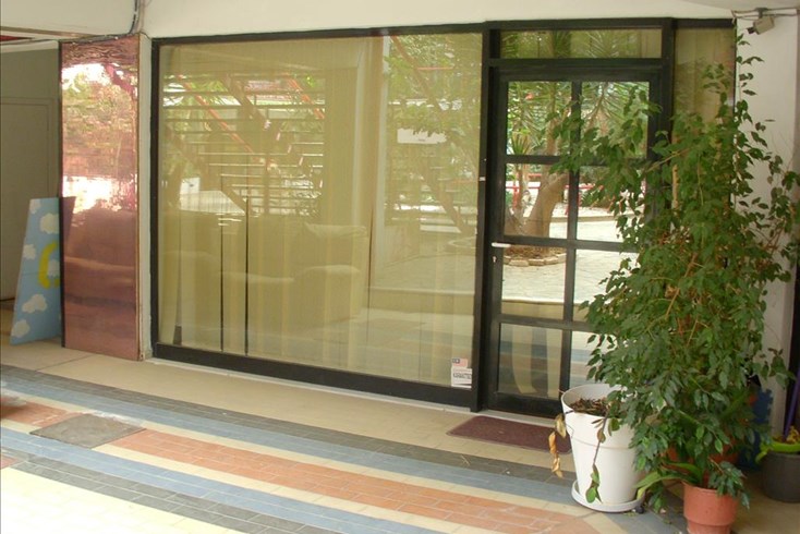 Realty photo 1