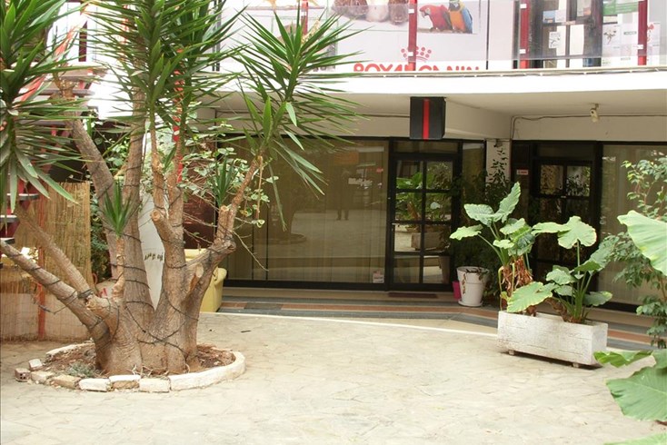 Realty photo 2