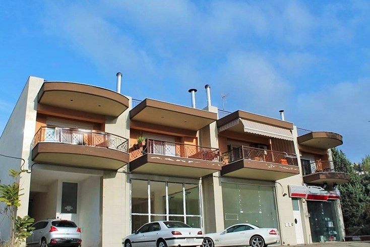 Realty photo 2
