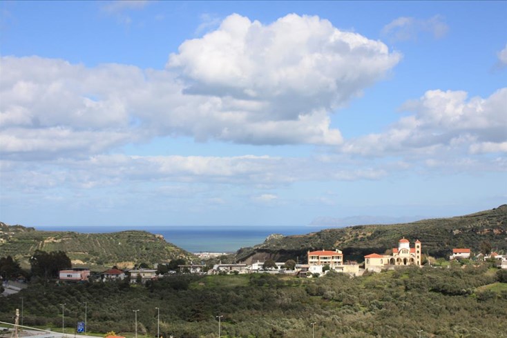 Realty photo 1