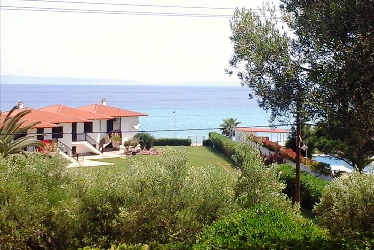 Realty photo 2
