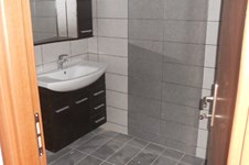 Property 369 photo 4