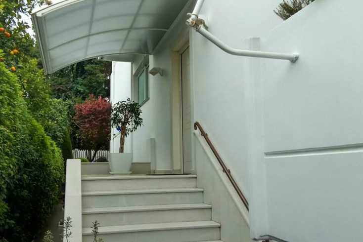 Realty photo 2