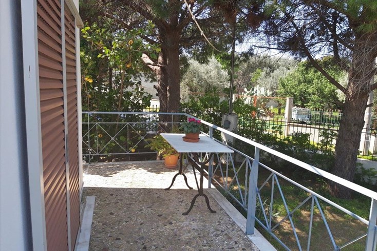 Realty photo 3
