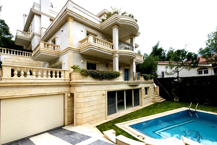 Realty photo 2