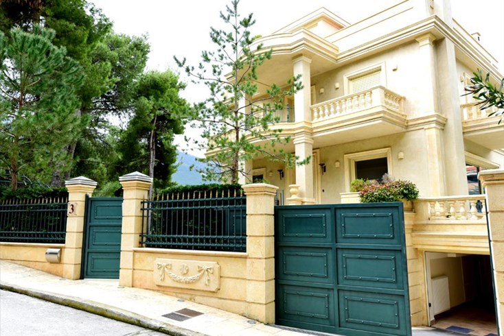 Realty photo 1