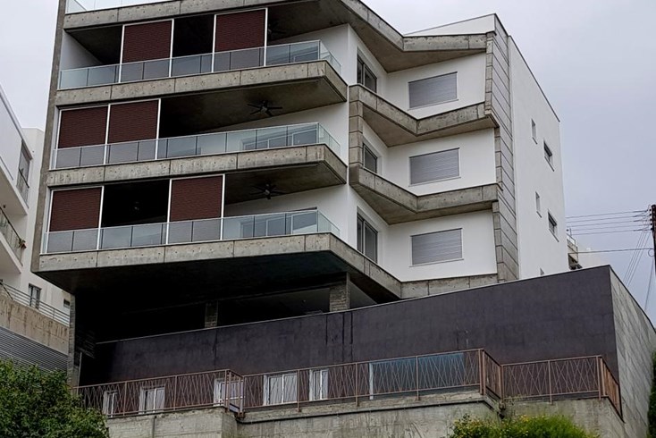 Realty photo 1