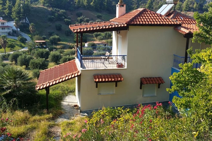 Realty photo 2