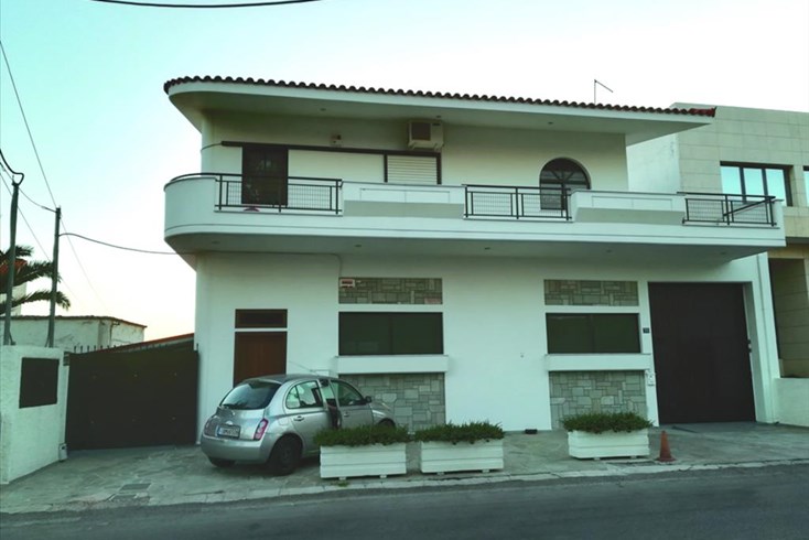 Realty photo 1