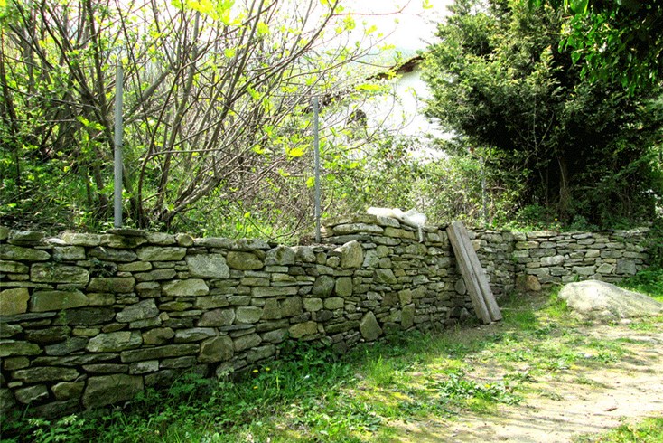 Realty photo 1