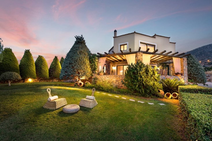 Realty photo 2