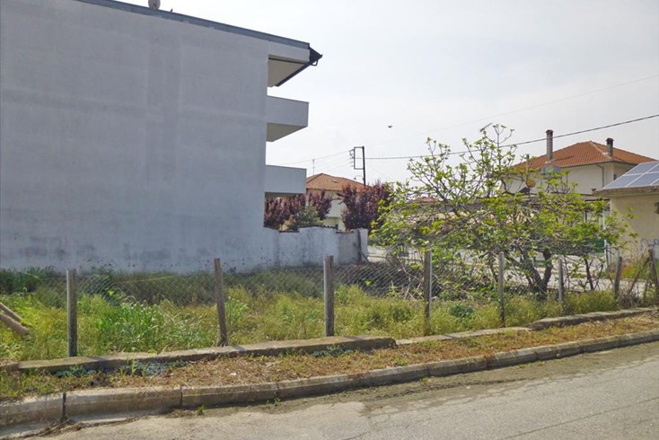 Realty photo 2