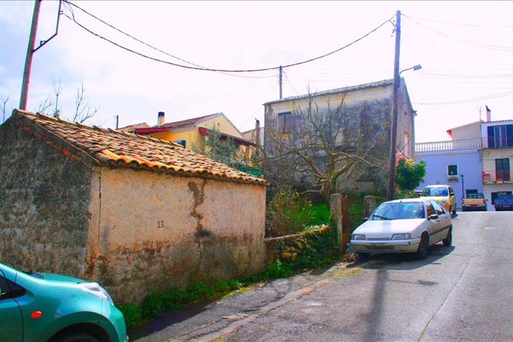 Realty photo 3