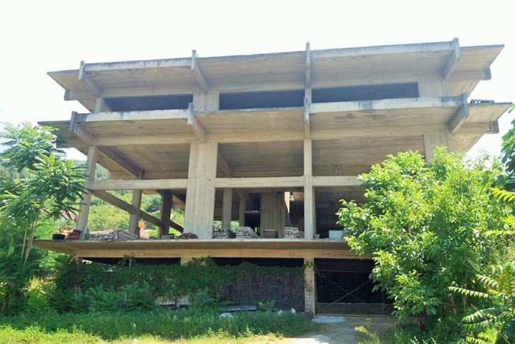 Realty photo 1