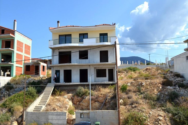 Realty photo 1
