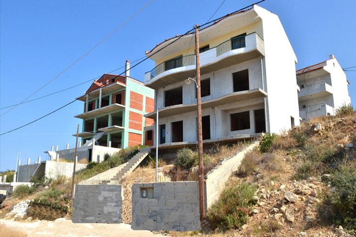 Realty photo 2